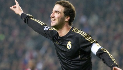 开云体育博彩-卡利亚里防守稳固，逼平劲旅尤文图斯保持不败，卡利亚里vs尤文图斯聚胜顽球汇